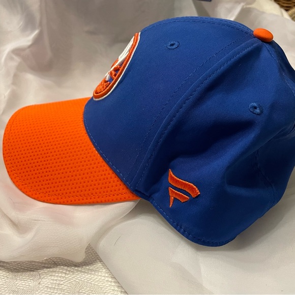 Never worn New York Islanders baseball hat. - Picture 3 of 5